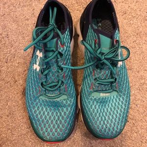 Under armor sneakers size 8